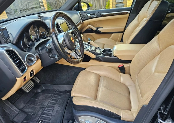 Porsche Cayenne cena 164000 przebieg: 150000, rok produkcji 2014 z Białystok małe 137